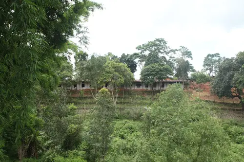 边龙村坡上民居