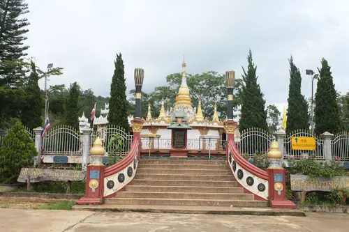 边龙村佛塔山门