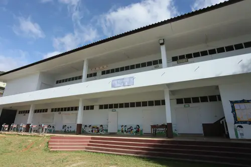 教学楼侧影
